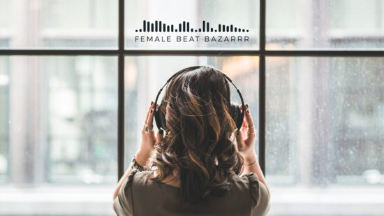 Female Beat Bazarrr in der Scheune