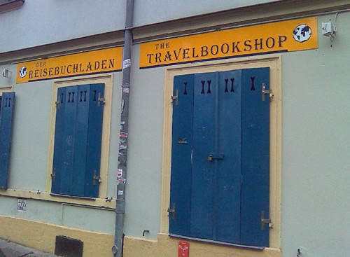 Reisebuchladen auf der Louisenstraße - Foto: Anton Launer