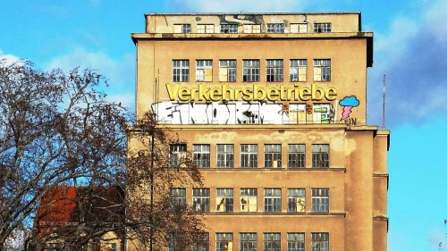 Im Herbst soll der Turm cremefarben schimmern - Foto: Archiv