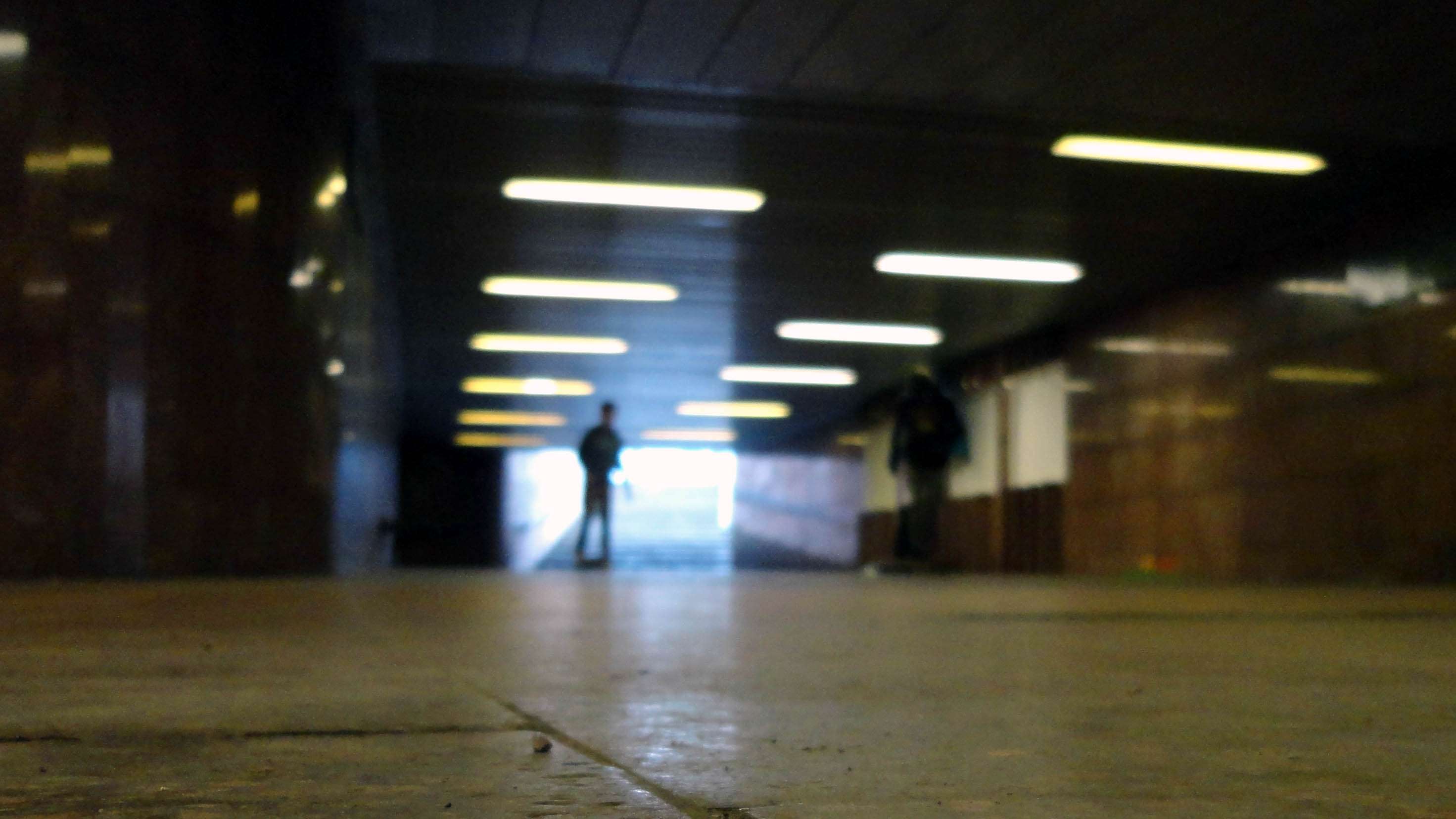 Skateboarder im Tunnel unter der Großen Meißner Straße