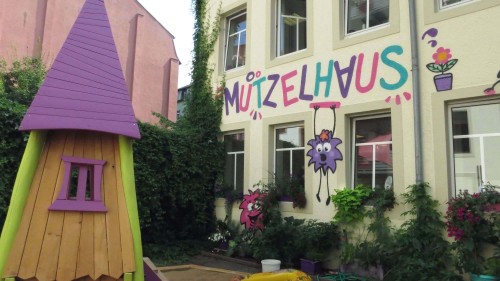 Mutzelhaus im Hinterhaus, Louisenstraße 54, Eröffnung am 17. August