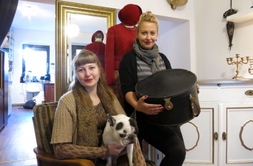 Laura Wedell, Ladenhund Brutus und Elise Schneider-Marfells