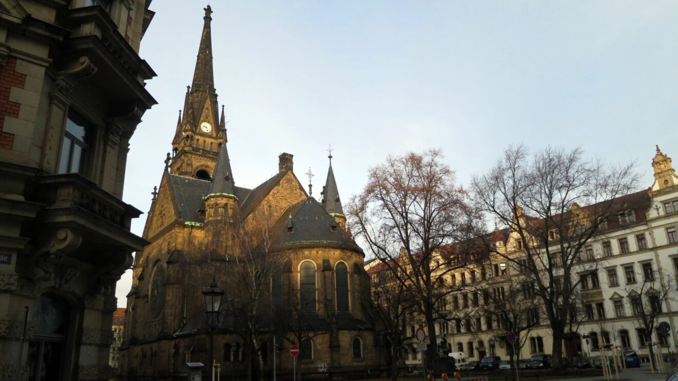 Beindruckendes Bauwerk: die Kirche auf dem Martin-Luther-Platz