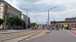 Keine Straßenbahnen am Wochenende am Schlesischen Platz.