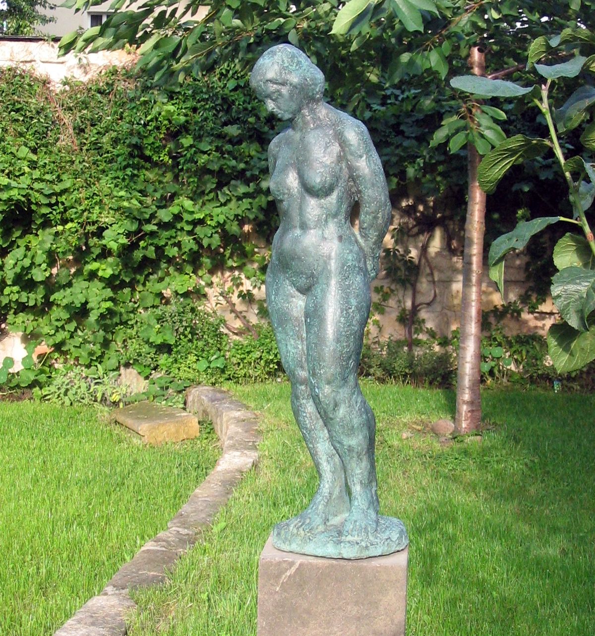 Geklaute Bronze-Statue