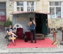Kurzfilmkino auf der Rudolf-Leonhard-Straße
