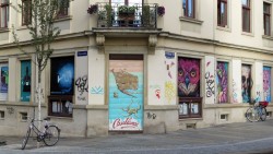 Ganz bunt: das Medien-Café Casablanca