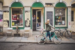 Ausgezeichnet: Büchers Best auf der Louisenstraße. Foto: Neustadtspaziergang/Stephan Böhlig