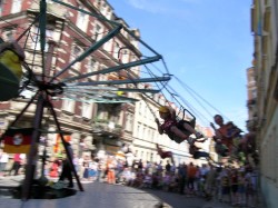 Verboten: Karussel auf der Louisenstraße