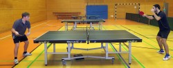 Tischtennis in der Trainingshalle der 15. Grundschule