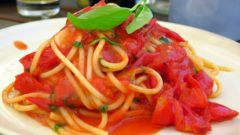 Spaghettata all'italiana oder Nudeln mit Tomatensoße