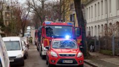 Mit drei Löschzügen von der Wache Fabricestraße rückte die Feuerwehr an.