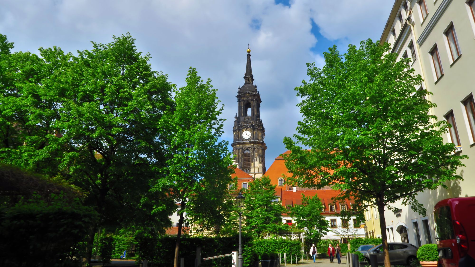 Turm der Dreikönigskirche.