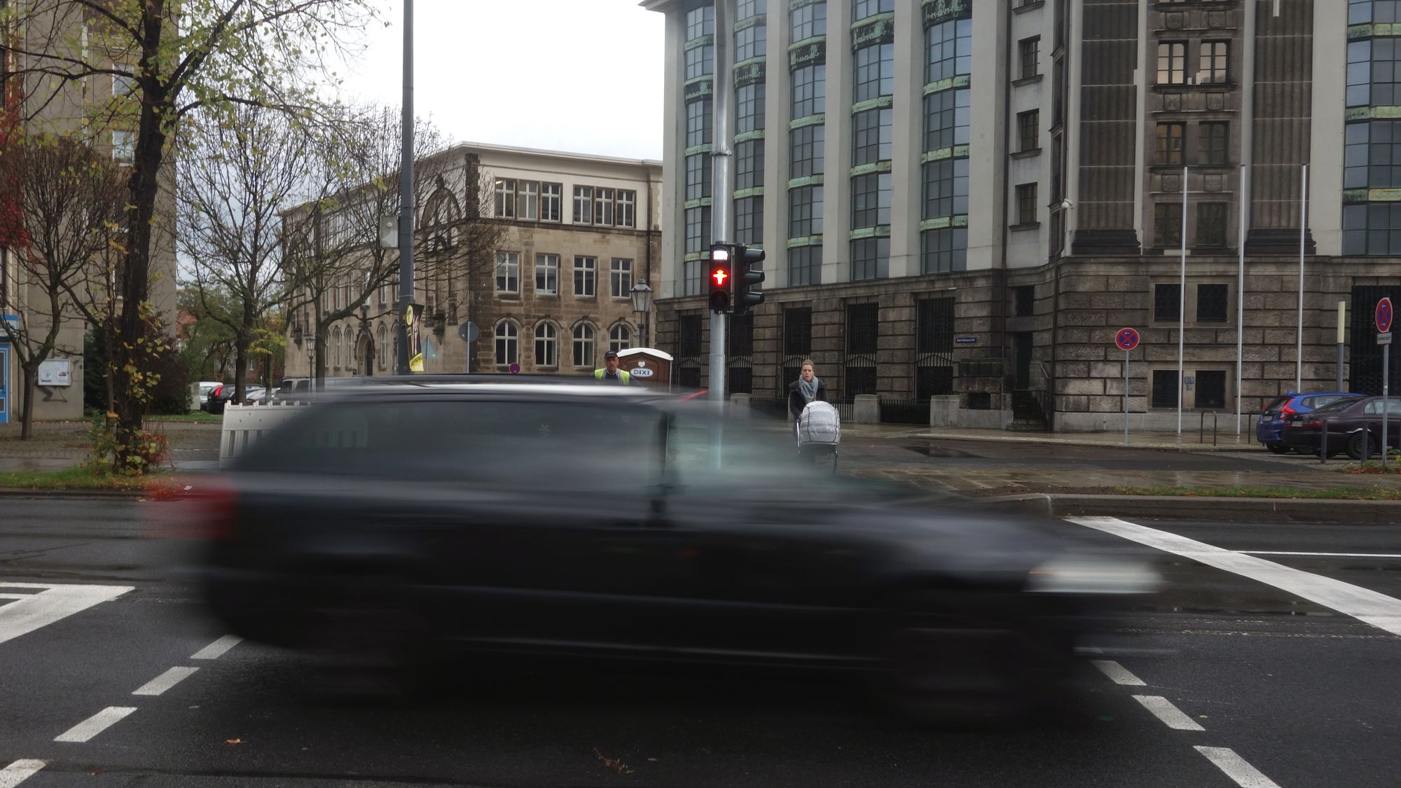 Seit heute ist die neue Ampel an der Albertstraße in Betrieb.