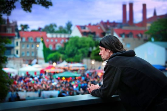 2014 gab es den letzten BRN-Lustgarten - Mirko Sennewald blickt vom Parkhaus auf das Festival-Gelände - Foto: Amac Garbe