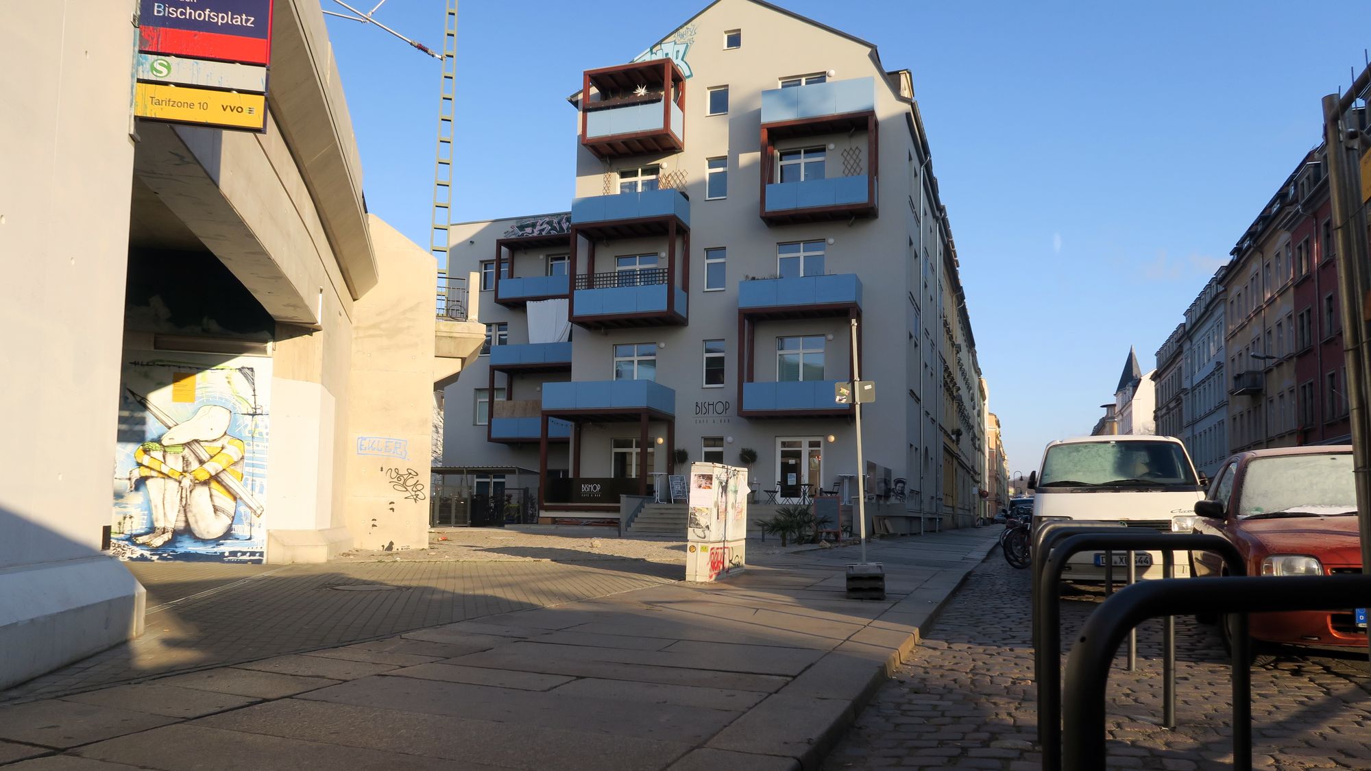 Auch der S-Bahnhof-Vorplatz soll ein paar großkronige Bäume bekommen.