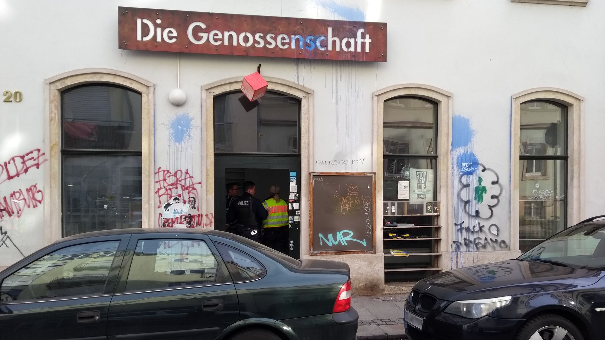 Scheiben eingeschmissen in der Genossenschaft