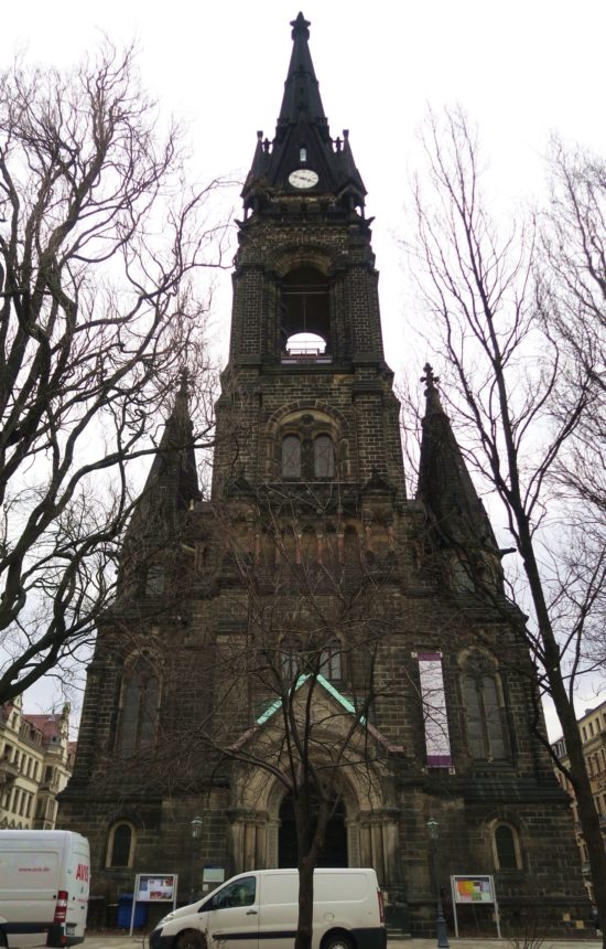 Die Kirche jetzt ohne Baustelle vor der Tür. 