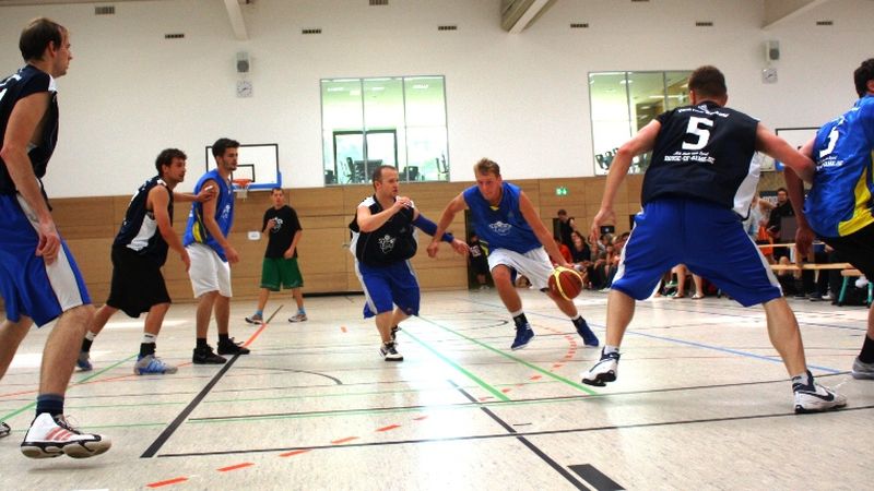 Basketballer des Vereins "Aus Liebe zum Spiel" - kurz ALZS