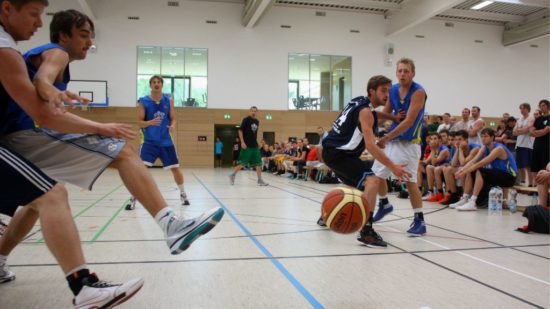 Basketballer des Vereins "Aus Liebe zum Spiel" - kurz ALZS