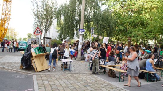 Spielplatz Ecke Ottostraße: Falafel und Geschwafel, Babyecke und Sängertreppe