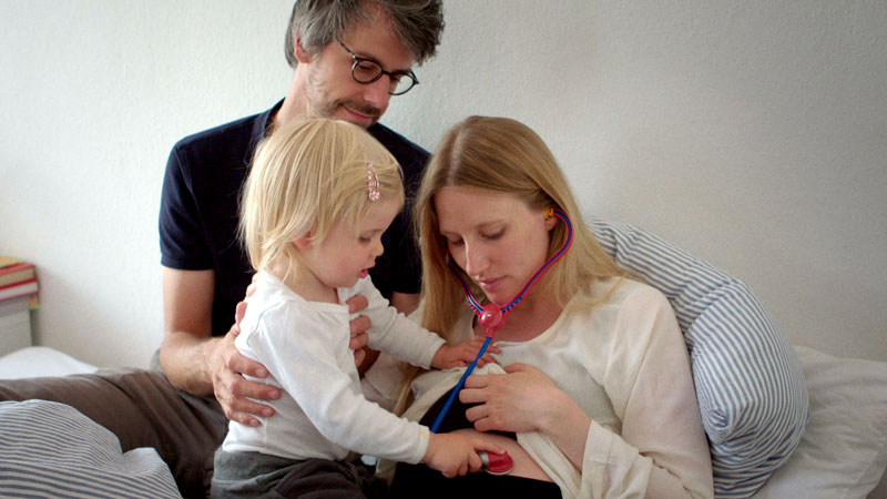 Eingeimpft - Familie mit Nebenwirkungen