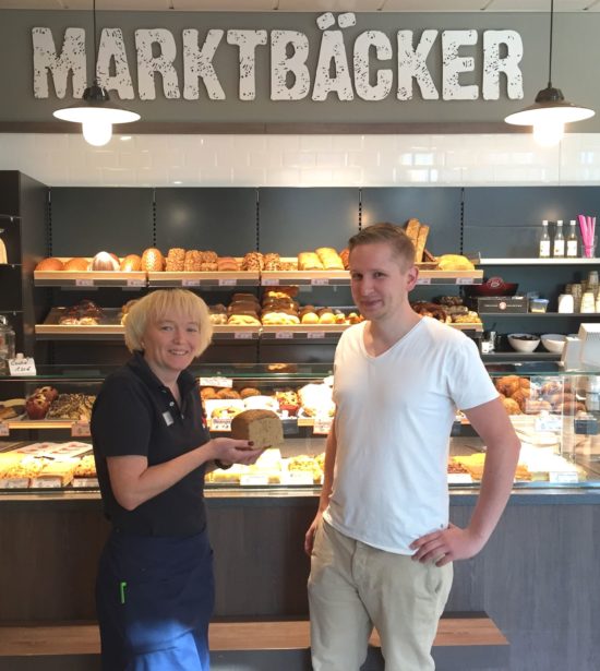 Verkäuferin Romy Keßler, Bio-Brot und Bäcker Erik Spiegelhauer 