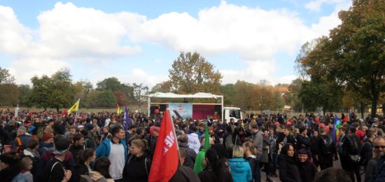 Zwischenkundgebung am Alaunplatz