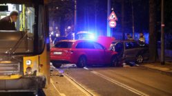 Schwerer Unfall an der Bautzner Straße - Foto: Roland Halkasch