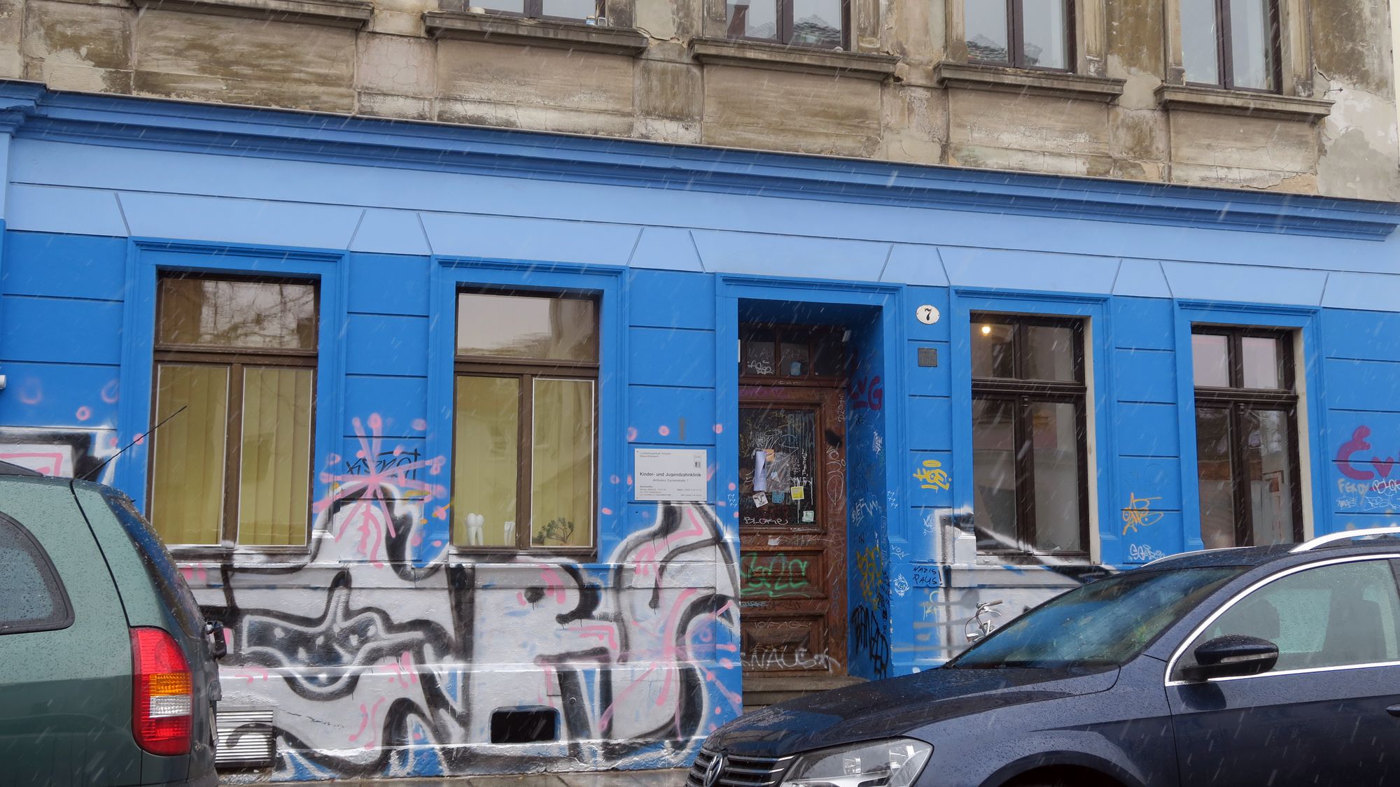 Vorübergehend geschlossen: Kinder- und Jugend-Zahn-Klinik auf der Eschenstraße