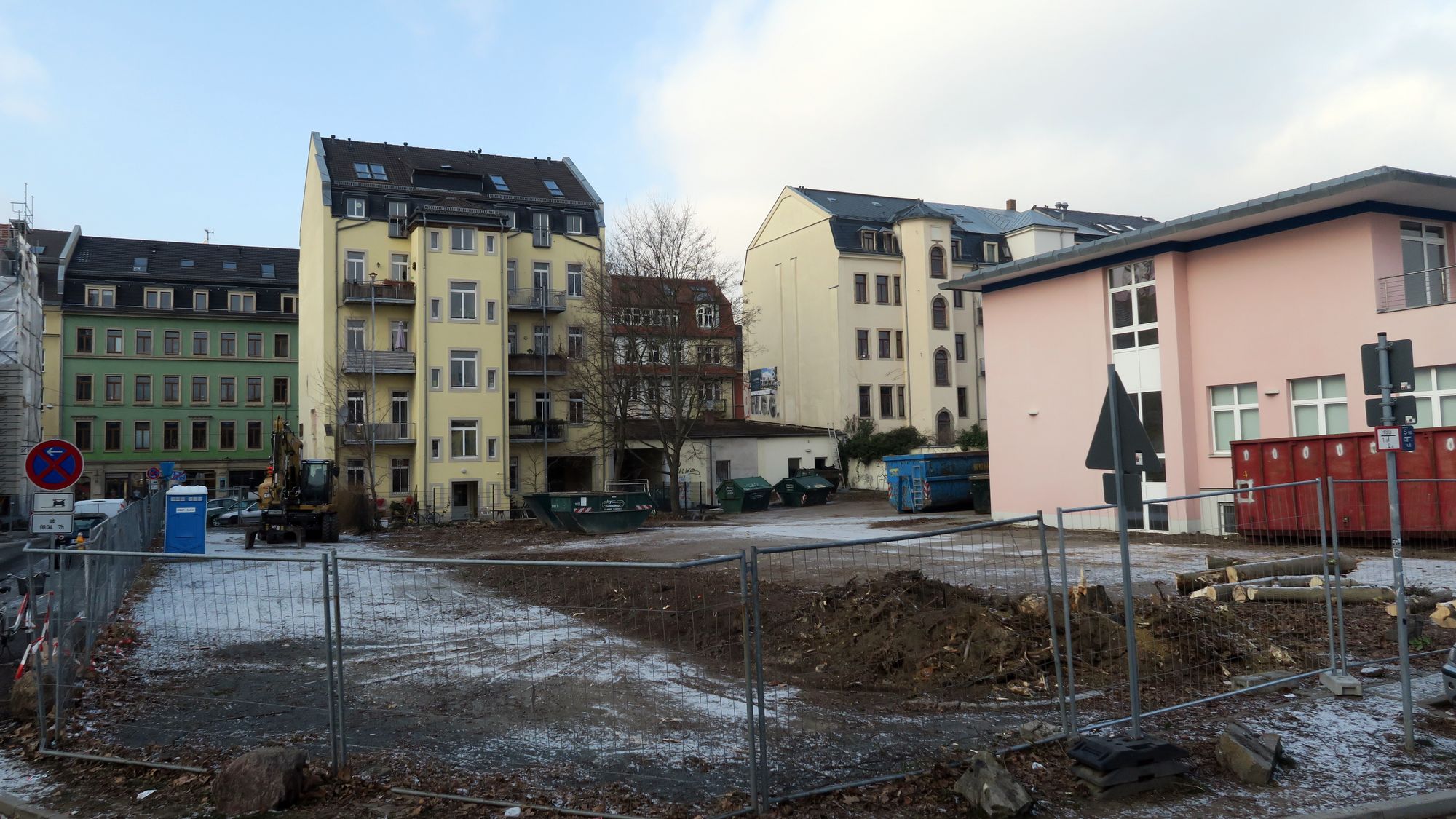 Das rosa Hinterhaus ist noch gar nicht so alt, es wird aber abgerissen.