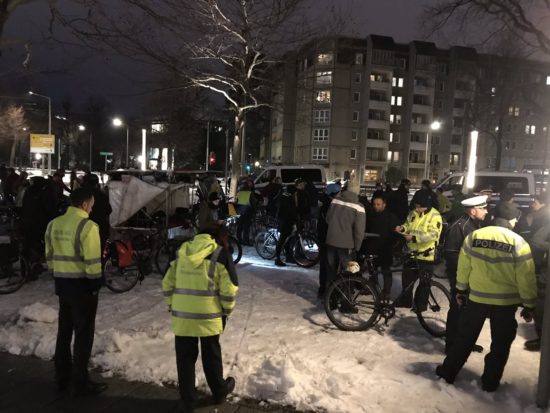 Polizeikontrolle am Albertplatz - Foto: Johannes Filous