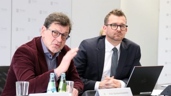 Bauamtsleiter Reinhard Koettnitz und Baubürgermeister Raoul Schmidt-Lamontain (v.l.)