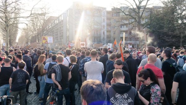 Zwischenkundgebung am Jorge-Gomondai-Platz