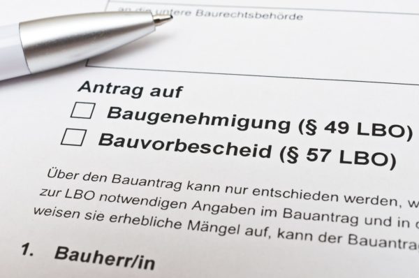 Antrag auf Baugenehmigung - Foto: Fotolia.com © Stockfotos-MG #179381431