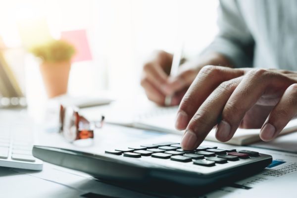 Gute Budgetplanung ist wichtig. Foto: Fotolia.com © Natee Meepian #220756002