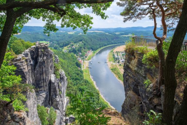 Blick ins Elbtal von der Bastei aus. Foto: fotografci Fotolia.com