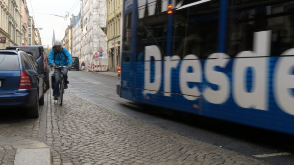 Fahren entgegen der Fahrtrichtung wurde als häufigster Verstoß bei Radfahrer*innen festgestellt.