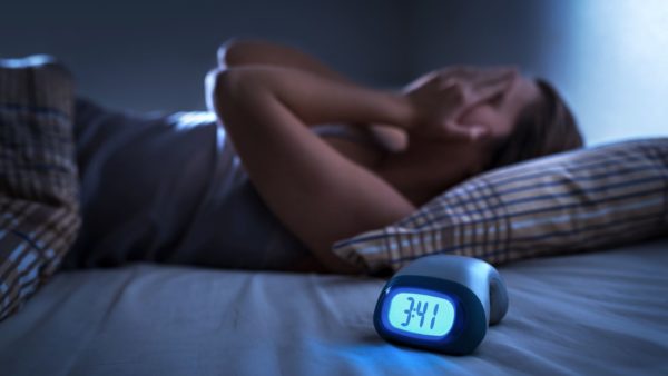 Tiefe Nacht, aber wach wie am hellen Tag. Wer sich dann nicht sinnlos herumwälzen will, kann auch etwas Produktiveres tun. Foto: fotolia.com © terovesalainen