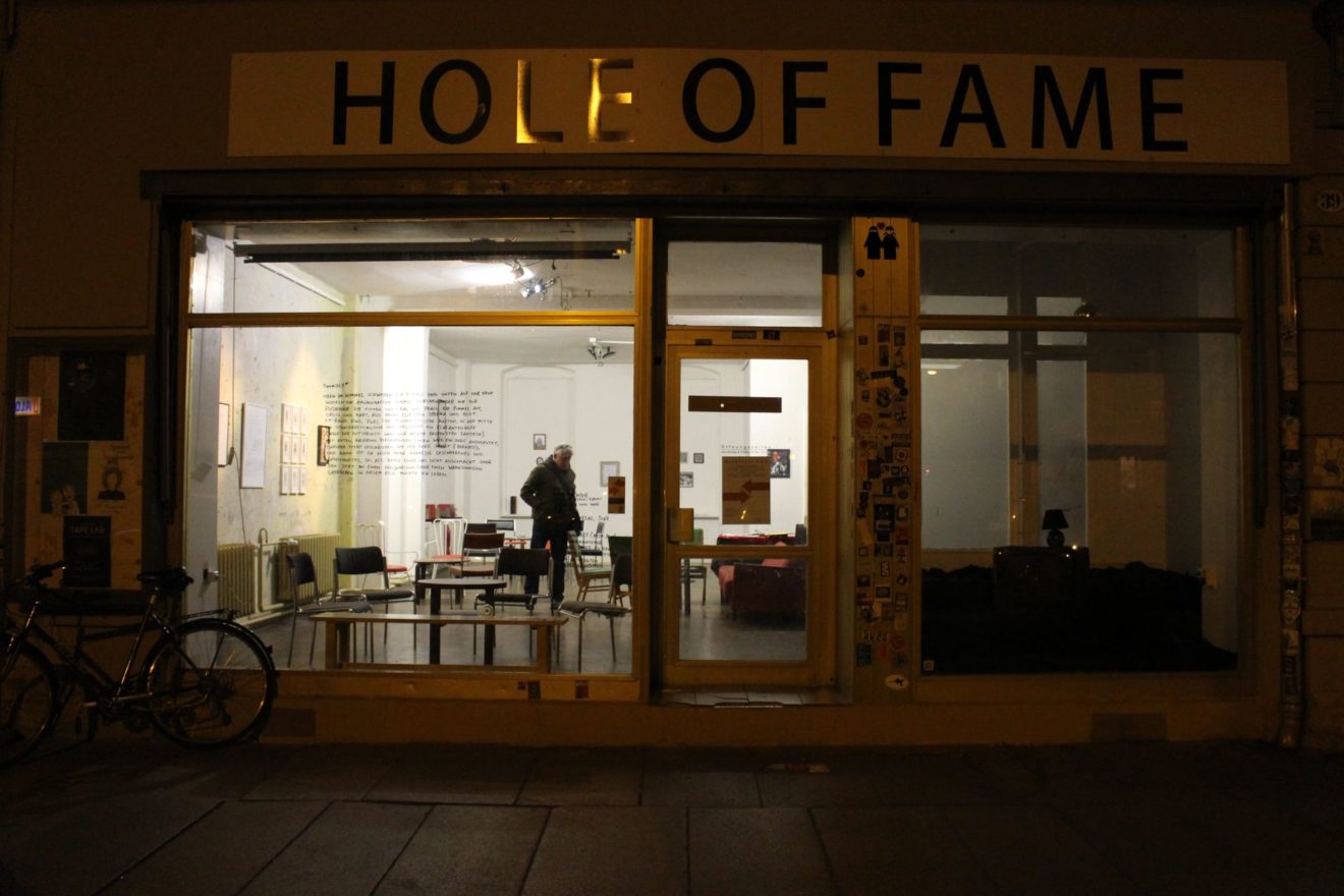 Das Schaufenster des Hole of Fame. Foto: Philine