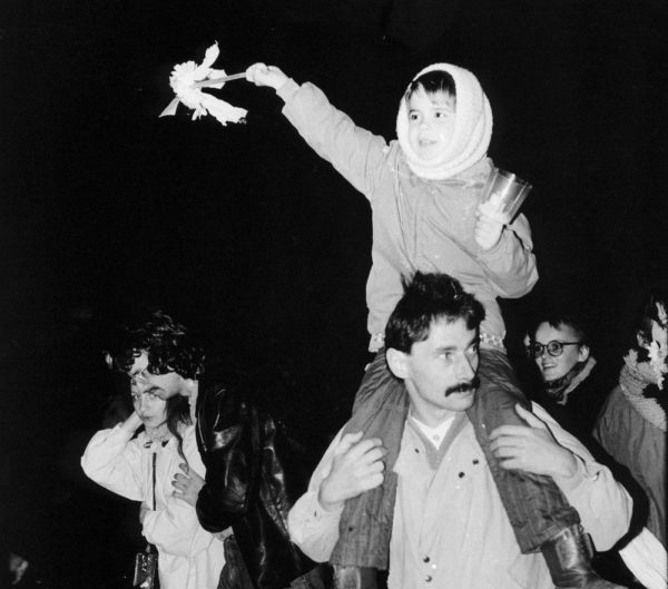 Kind und Vater auf einer Demonstration 1989 - Foto: Friedemann Dietzel