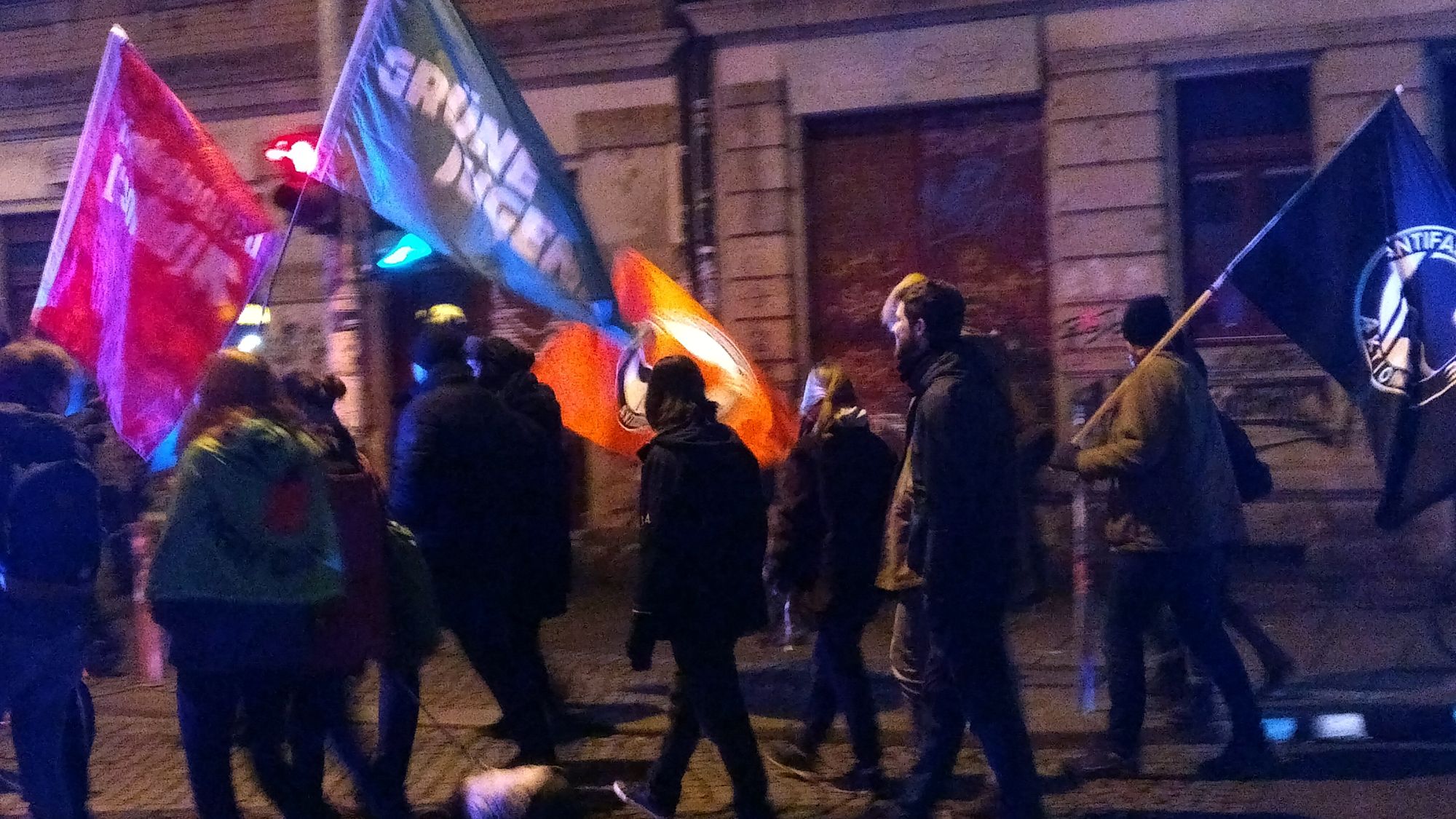 Anti-FDP-Demo durch die Neustadt