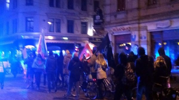 Anti-FDP-Demo durch die Neustadt