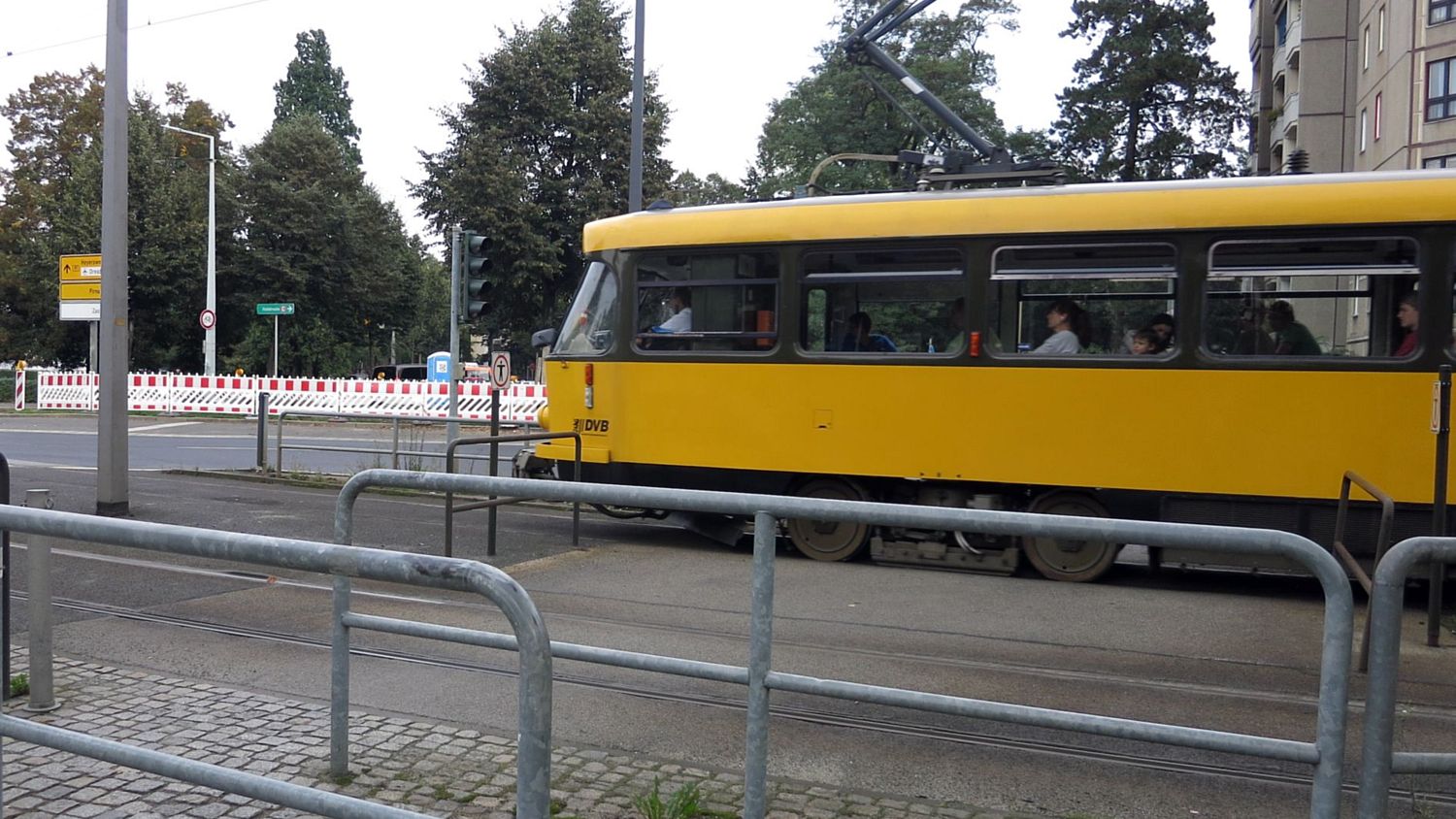 Umleitungen für die Straßenbahnen auf der Albertstraße. Foto: Archiv