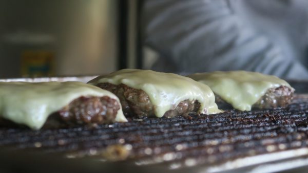 Gehacktes mit Käse - Grundlage eines guten Burgers