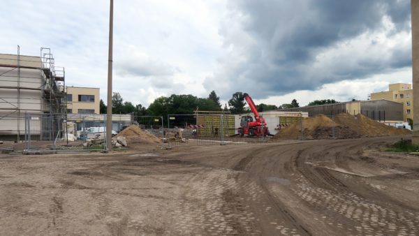 Auf dem Drewag-Gelände werden derzeit eine Schule und eine Kita gebaut - und Altlasten saniert.