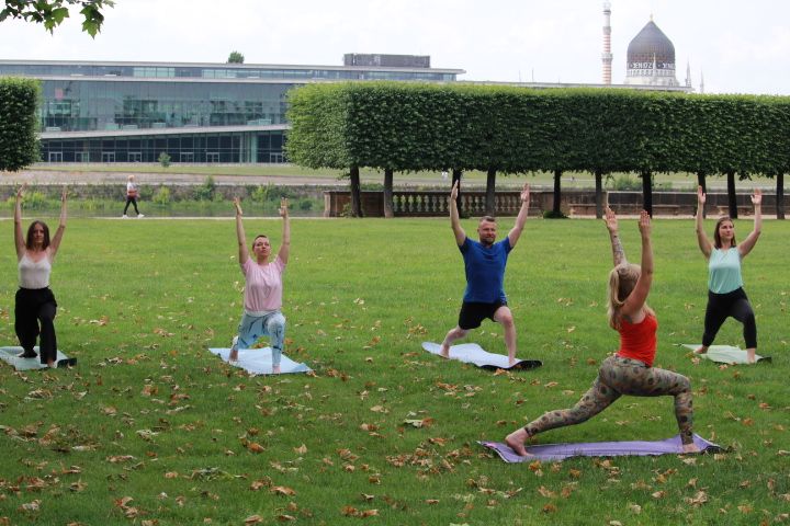 Yoga Im Park Neustadt Gefluster