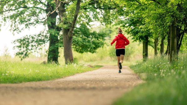 Gemütliches Joggen ist ein guter Einstieg in ein gesünderes Leben. Foto: Adobe Stock, ©blas
