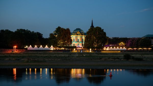 Japanisches Palais bei Nacht - Foto: Palaisommer, newpic.eu, Toni Kretschmer