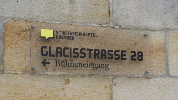 Die Bürgerbühne hat ihren Sitz im Kleinen Haus an der Glacisstraße. Foto: Philine